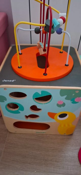 Cubo de madera con actividades Janod