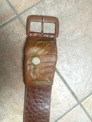 Cintura pelle vintage con catena e fibbia