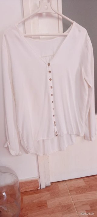 Camisa blanca de mujer