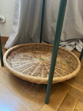Mesa auxiliar bandeja metal verde Ikea GLADOM