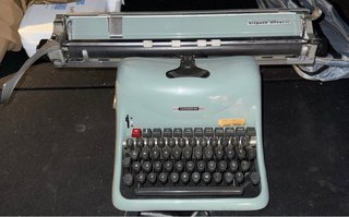 Máquina de escribir Olivetti Lexicon 80