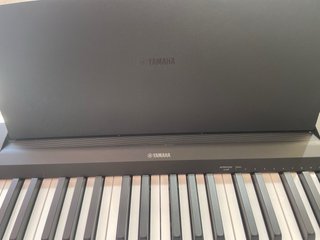 Pack Teclado Yamaha P145B + Soporte L100B