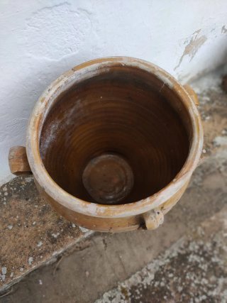 Cántaro de barro con asas