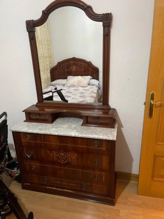Mueble de entrada con espejo