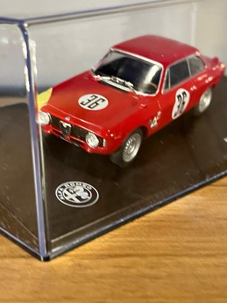 Alfa Romeo Giulia Sprint GTA 1966 1:43 Ixo