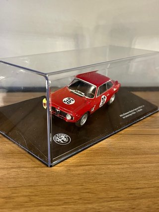 Alfa Romeo Giulia Sprint GTA 1966 1:43 Ixo