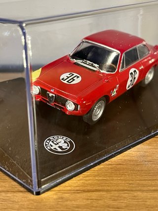 Alfa Romeo Giulia Sprint GTA 1966 1:43 Ixo