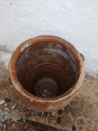 Cántaro de barro con asas