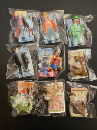 Confezione Playmobil e dinosauri Kinder per Sergio