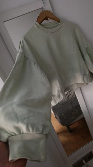 Jersey verde manga abullonada. Bershka - Talla L