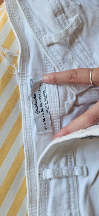 Pantalón vaquero blanco Stradivarius