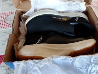 Scarpe Skechers Go Walk nere e bianche  trattabili