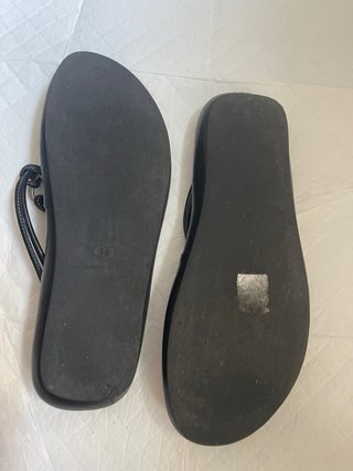 A. BOTTEGA Sandali infradito in pelle N.38