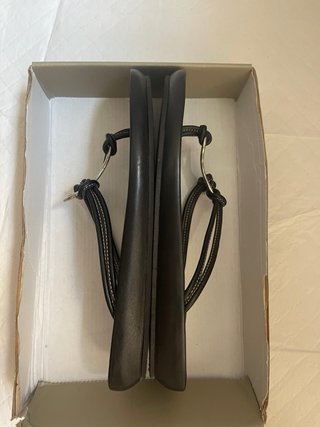 A. BOTTEGA Sandali infradito in pelle N.38