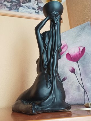 Lámpara Figura Mujer Vintage Negra Dorada