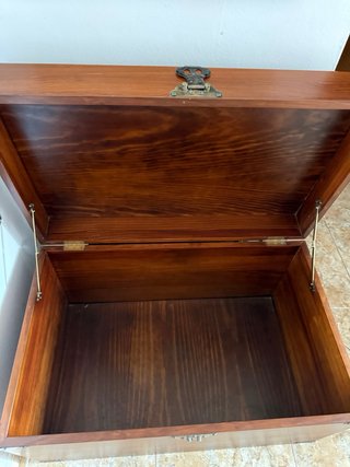 Baúl de madera caoba con cerradura