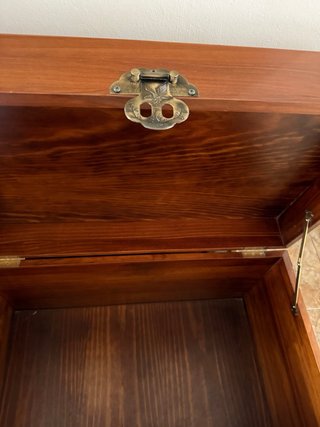 Baúl de madera caoba con cerradura