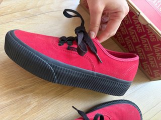 Zapatillas Vans de ante rojas