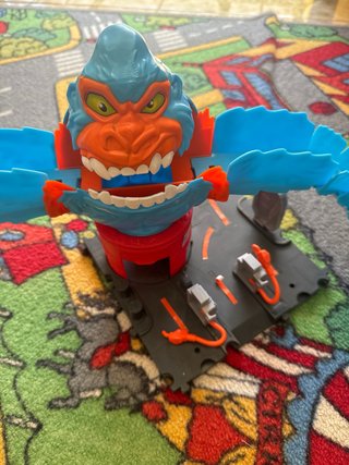 Pista Hot Wheels Gorila