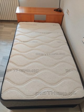 Somier BIOTHERMIC con patas y colchón
