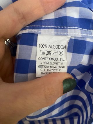 Camisa de cuadros azul y blanca