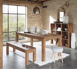 Mesa comedor madera maciza con banco. KARE Design