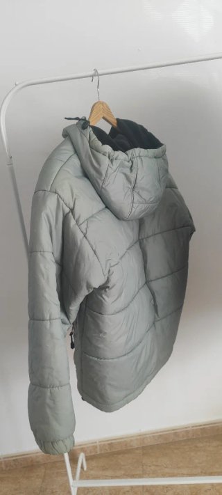 Chaqueta acolchada gris mujer