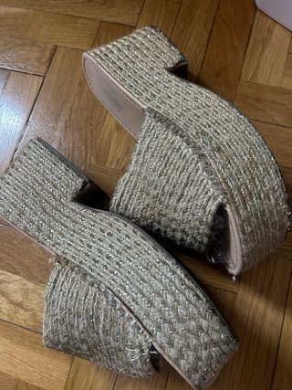 Sandalias Justfab Beige y Dorado