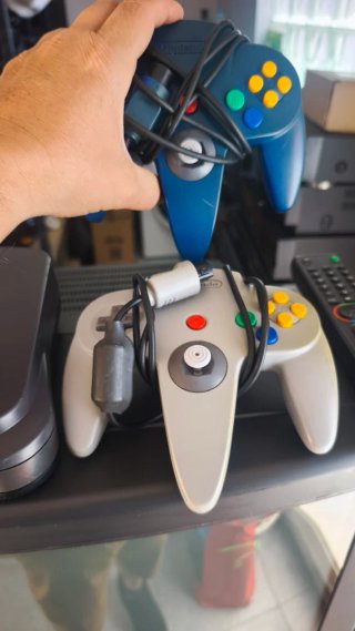 Nintendo 64 + 2 controller + Mario 64