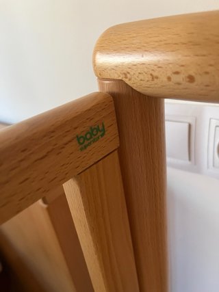 Cuna de madera para bebé
