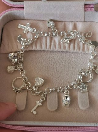 Pulsera de plata con charms