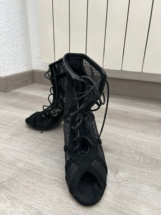 Botines de tacón negros de malla