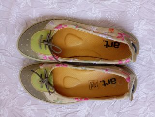 Zapatos Art Beige y Verde