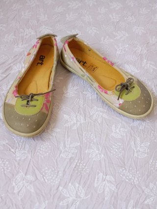 Zapatos Art Beige y Verde