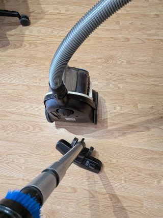 Aspiradora Philips PowerPro Compact