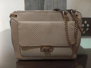 Bolso Parfois Beige y Dorado
