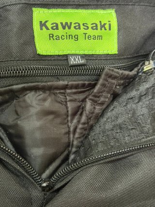 Traje de moto Kawasaki Negra