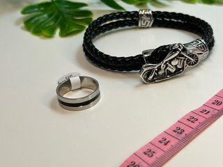 Pulsera Cuero Negro Moto Hombre y anillo acero