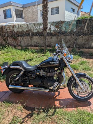 Triumph Speedmaster Negra