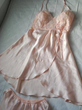 Conjunto lencería camisón corto, braga rosa palo