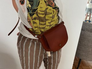 Bolso riñonera de cuero marrón