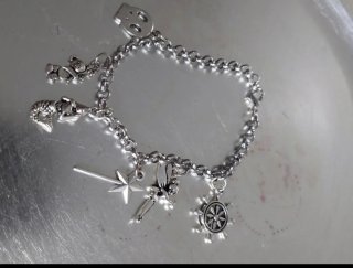 Pulsera Peter Pan con dijes