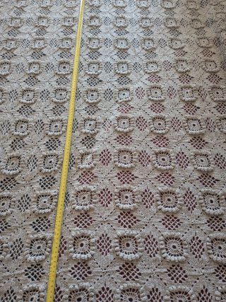 Colcha crochet beige con flecos