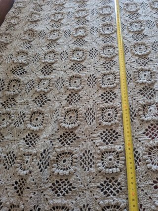 Colcha crochet beige con flecos