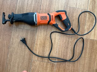Sierra Recíproca Black+Decker 750W