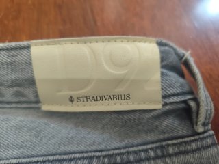 Pantalón vaquero gris