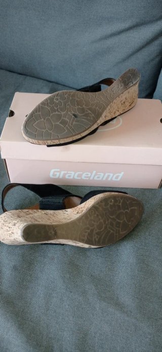 Sandalias de cuña negras
