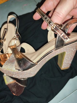 Sandalias tacón doradas