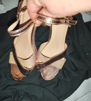 Sandalias tacón doradas