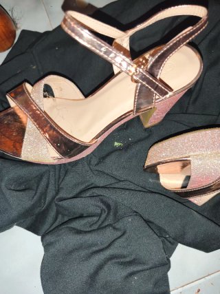 Sandalias tacón doradas